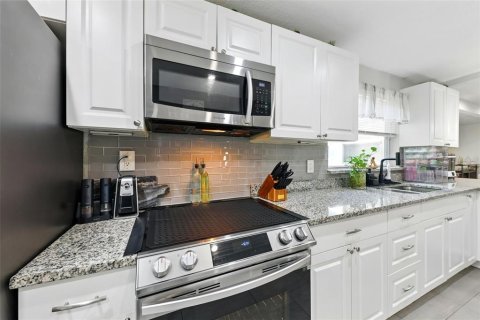 House in Altamonte Springs, Florida 4 bedrooms, 166.2 sq.m. № 1652522 - photo 8