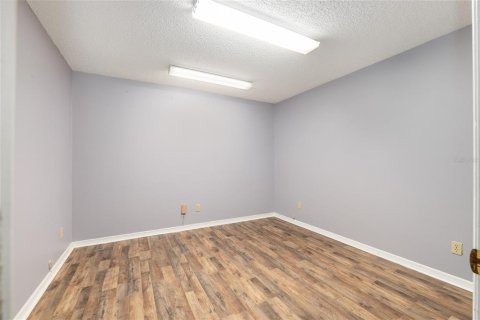 Propiedad comercial en alquiler en Ocala, Florida, 111.48 m2 № 1917237 - foto 9