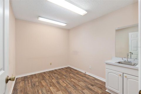 Propiedad comercial en alquiler en Ocala, Florida, 111.48 m2 № 1917237 - foto 15