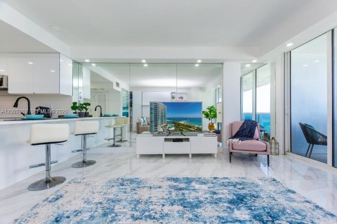 Condominio en alquiler en Bal Harbour, Florida, 44.69 m2 № 2085986 - foto 30