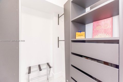 Condominio en alquiler en Bal Harbour, Florida, 44.69 m2 № 2085986 - foto 15
