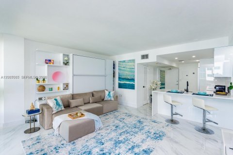 Condominio en alquiler en Bal Harbour, Florida, 44.69 m2 № 2085986 - foto 28