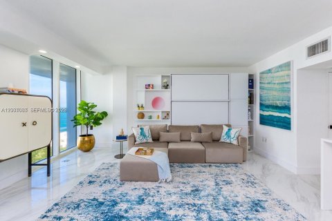 Condominio en alquiler en Bal Harbour, Florida, 44.69 m2 № 2085986 - foto 24
