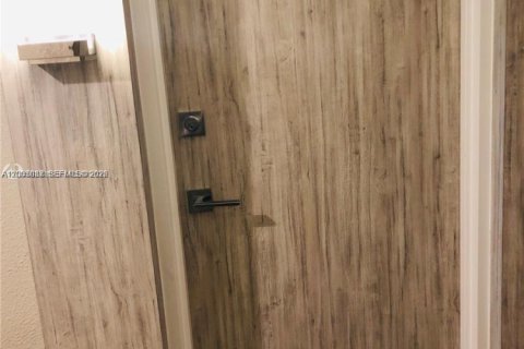Condominio en alquiler en Bal Harbour, Florida, 44.69 m2 № 2085986 - foto 13
