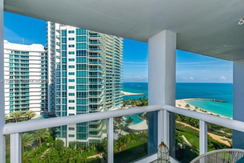 Condominio en alquiler en Bal Harbour, Florida, 44.69 m2 № 2085986 - foto 2
