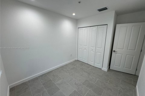 Apartment in Miami, Florida 3 bedrooms, 83.61 sq.m. № 1892662 - photo 13