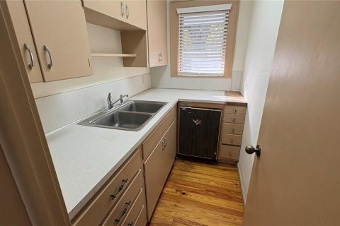 Propiedad comercial en alquiler en Tavares, Florida, 153.38 m2 № 1767751 - foto 11