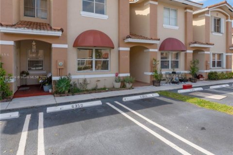 Купить таунхаус в Майами, Флорида 3 спальни, 121.52м2, № 2015966 - фото 3