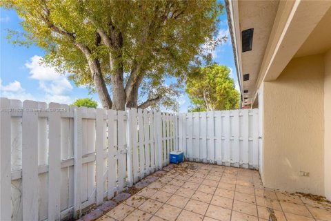 Купить таунхаус в Майами, Флорида 3 спальни, 121.52м2, № 2015966 - фото 24