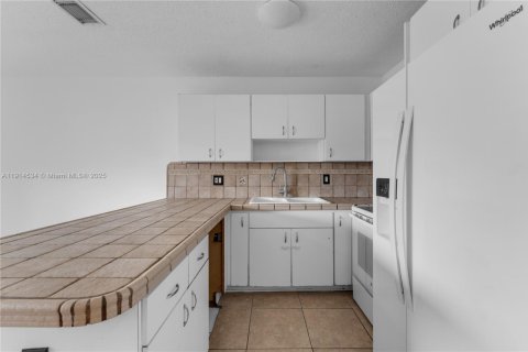 Купить таунхаус в Майами, Флорида 3 спальни, 121.52м2, № 2015966 - фото 7