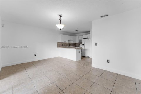 Купить таунхаус в Майами, Флорида 3 спальни, 121.52м2, № 2015966 - фото 10