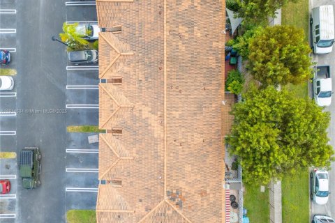 Купить таунхаус в Майами, Флорида 3 спальни, 121.52м2, № 2015966 - фото 26