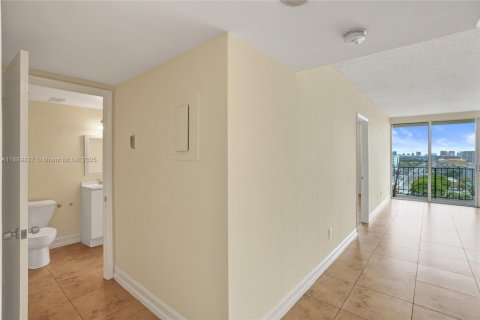 Купить кондоминиум в Норт-Майами, Флорида 1 спальня, 72.65м2, № 2014578 - фото 18