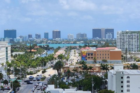 Condo à North Miami, Floride, 1 chambre  № 2014578