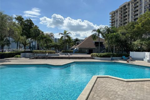 Купить кондоминиум в Норт-Майами, Флорида 1 спальня, 72.65м2, № 2014578 - фото 5