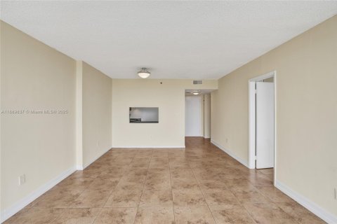 Купить кондоминиум в Норт-Майами, Флорида 1 спальня, 72.65м2, № 2014578 - фото 20