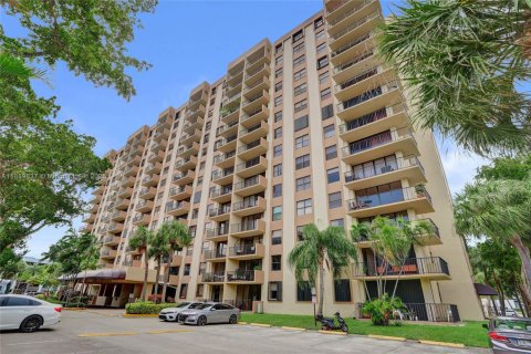 Купить кондоминиум в Норт-Майами, Флорида 1 спальня, 72.65м2, № 2014578 - фото 10