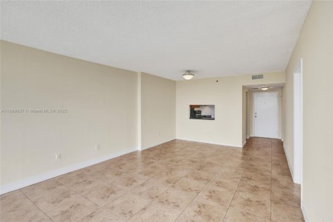 Купить кондоминиум в Норт-Майами, Флорида 1 спальня, 72.65м2, № 2014578 - фото 21