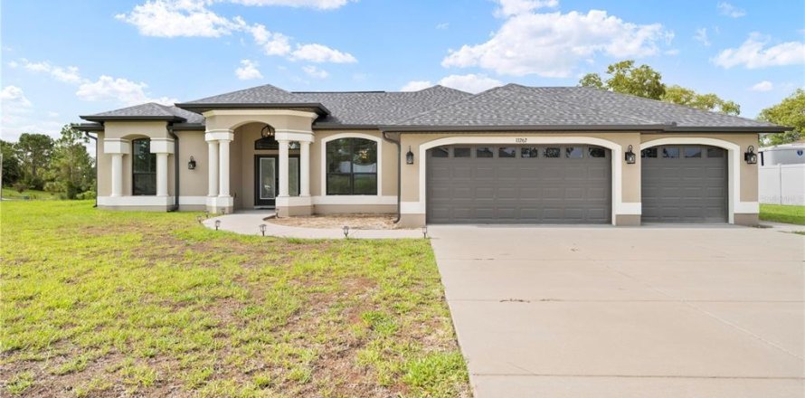 Casa en Spring Hill, Florida 3 dormitorios, 222.22 m2 № 1844693