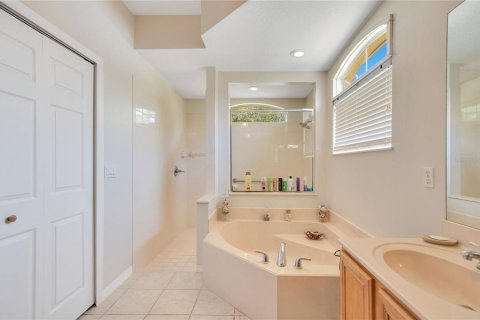 House in Orlando, Florida 4 bedrooms, 251.21 sq.m. № 1754724 - photo 23