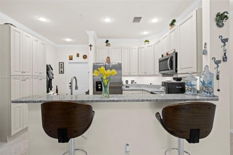 Condo in Cape Coral, Florida, 2 bedrooms  № 1788463 - photo 6