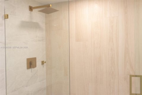 Condo in Pompano Beach, Florida, 2 bedrooms  № 2068442 - photo 17