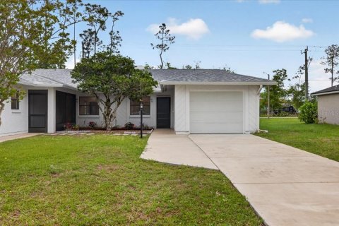 Commercial property in Palm Coast, Florida 191.29 sq.m. № 2198095