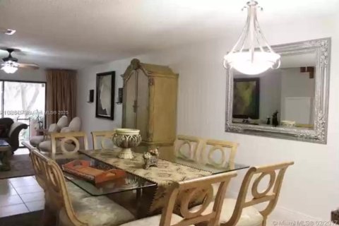 Купить кондоминиум в Дорал, Флорида 2 спальни, 148.64м2, № 1957069 - фото 4