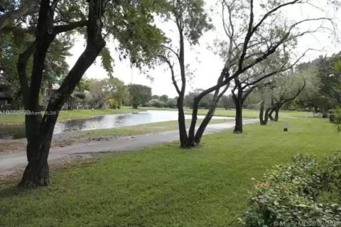 Купить кондоминиум в Дорал, Флорида 2 спальни, 148.64м2, № 1957069 - фото 17