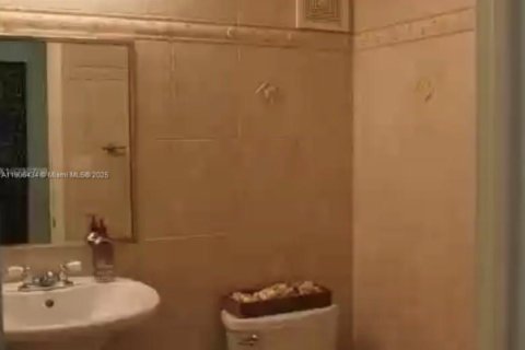 Купить кондоминиум в Дорал, Флорида 2 спальни, 148.64м2, № 1957069 - фото 12