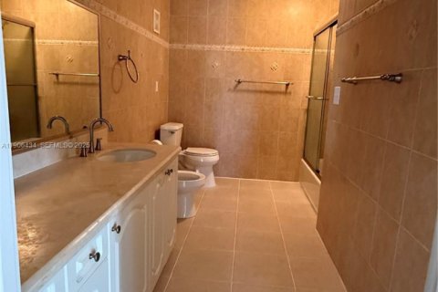 Купить кондоминиум в Дорал, Флорида 2 спальни, 148.64м2, № 1957069 - фото 26