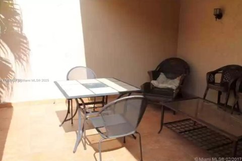 Купить кондоминиум в Дорал, Флорида 2 спальни, 148.64м2, № 1957069 - фото 14