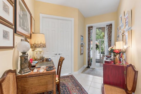 House in West Palm Beach, Florida 3 bedrooms, 184.69 sq.m. № 2087767 - photo 2