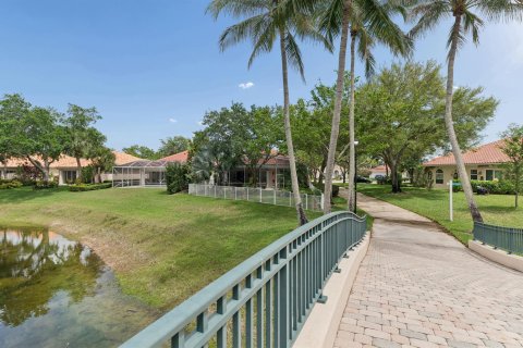 House in West Palm Beach, Florida 3 bedrooms, 184.69 sq.m. № 2087767 - photo 30