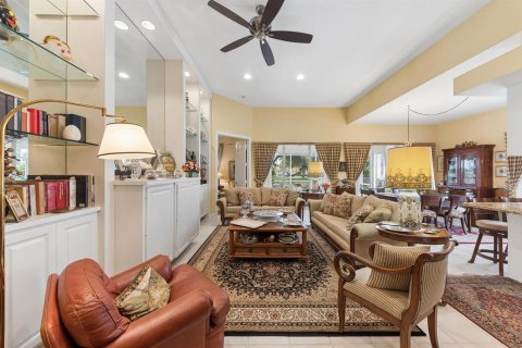 House in West Palm Beach, Florida 3 bedrooms, 184.69 sq.m. № 2087767 - photo 6