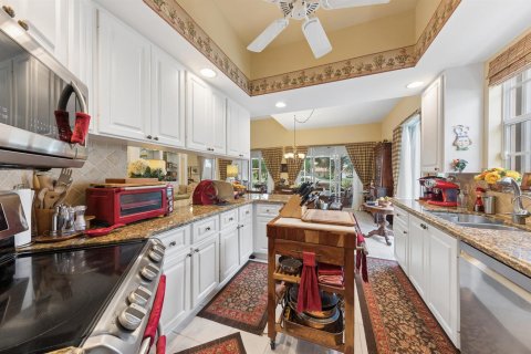 House in West Palm Beach, Florida 3 bedrooms, 184.69 sq.m. № 2087767 - photo 13