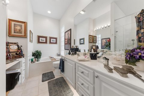 House in West Palm Beach, Florida 3 bedrooms, 184.69 sq.m. № 2087767 - photo 17