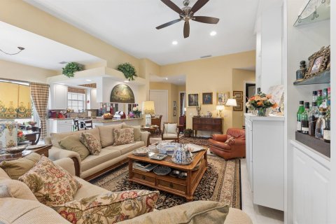 House in West Palm Beach, Florida 3 bedrooms, 184.69 sq.m. № 2087767 - photo 7