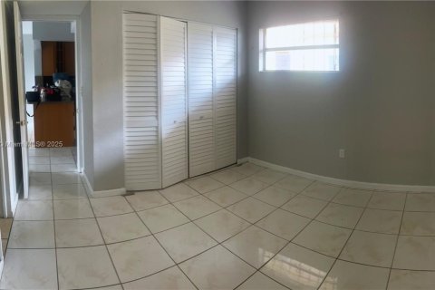 Купить кондоминиум в Хайалиа, Флорида 2 спальни, 81.75м2, № 1949807 - фото 11