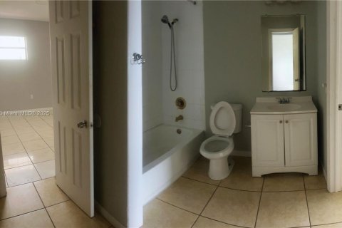 Купить кондоминиум в Хайалиа, Флорида 2 спальни, 81.75м2, № 1949807 - фото 13