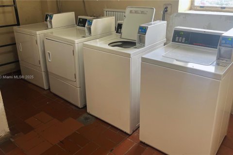 Купить кондоминиум в Хайалиа, Флорида 2 спальни, 81.75м2, № 1949807 - фото 15