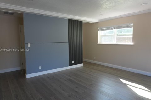 Villa ou maison à louer à Parkland, Floride: 4 chambres, 367.99 m2 № 2001150 - photo 16