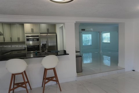 Villa ou maison à louer à Parkland, Floride: 4 chambres, 367.99 m2 № 2001150 - photo 9
