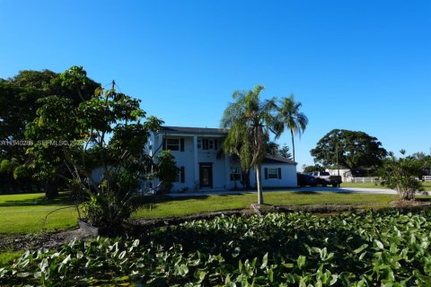 Villa ou maison à louer à Parkland, Floride: 4 chambres, 367.99 m2 № 2001150 - photo 2