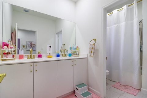 Villa ou maison à vendre à Homestead, Floride: 4 chambres, 204.85 m2 № 1988611 - photo 27