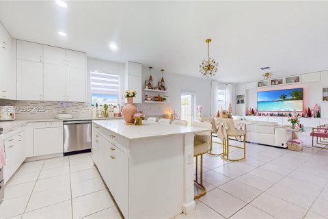 Villa ou maison à vendre à Homestead, Floride: 4 chambres, 204.85 m2 № 1988611 - photo 12