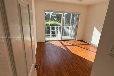 Touwnhouse à louer à Doral, Floride: 3 chambres, 176.33 m2 № 1938652 - photo 5