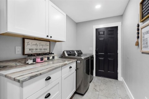 Villa ou maison à vendre à North Port, Floride: 3 chambres, 251.77 m2 № 1850044 - photo 28