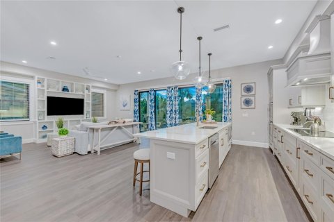 House in Sarasota, Florida 6 bedrooms, 334.54 sq.m. № 2127697 - photo 23