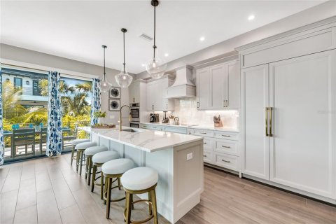 House in Sarasota, Florida 6 bedrooms, 334.54 sq.m. № 2127697 - photo 25